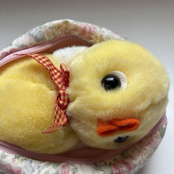 Vintage Baby Chick in Flower Easter Egg Plush Love Land 1985 Windsor Toys Korea - Picture 2 of 7